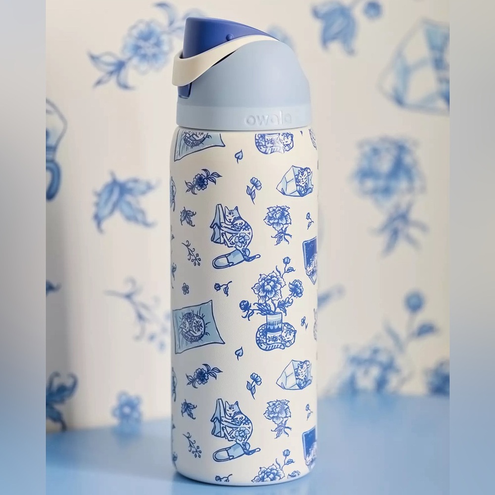 Owala Delft Cat Price Firm Blue White Pottery Porcelain UO 32 oz Limited Edition